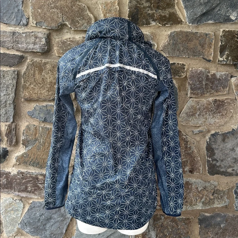 Lululemon Miss Misty Pullover Exploded Sashico Star Inkwell Ghost size 6
